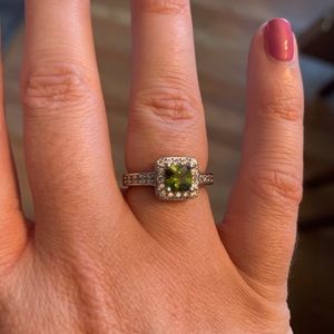 Green jeweled ring